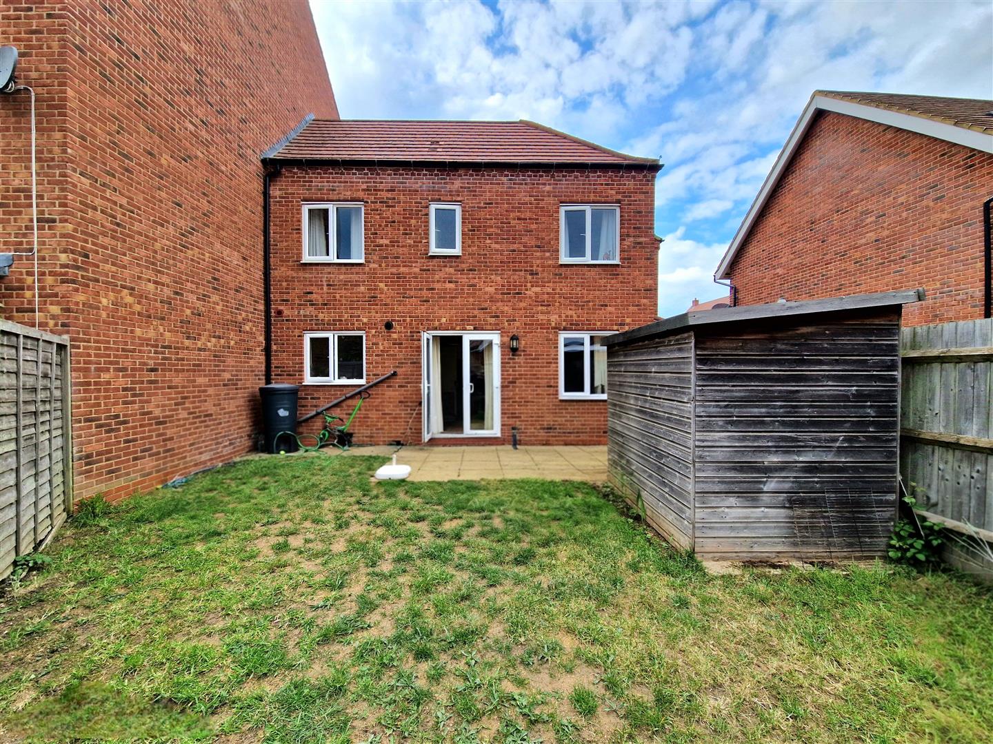 2 bed property in Cantley Road, Bedford